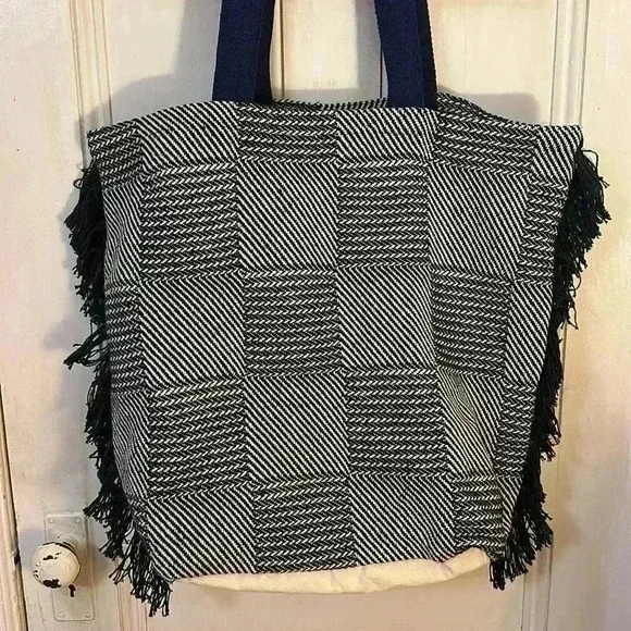 Fringe Tote - Picture 3 of 4